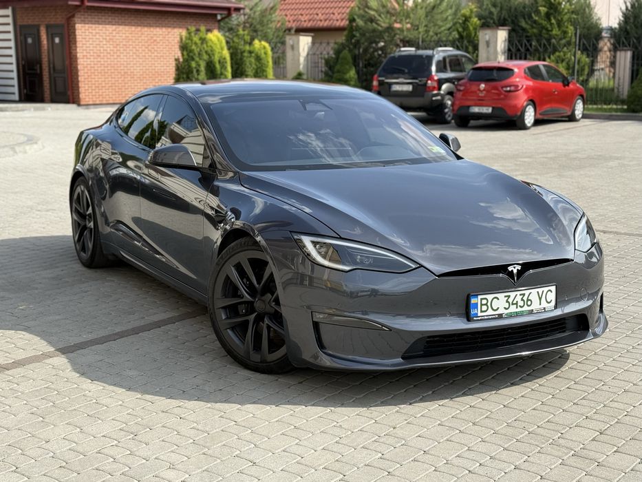 Tesla model s 2022 (тесла модел s 2022 року)