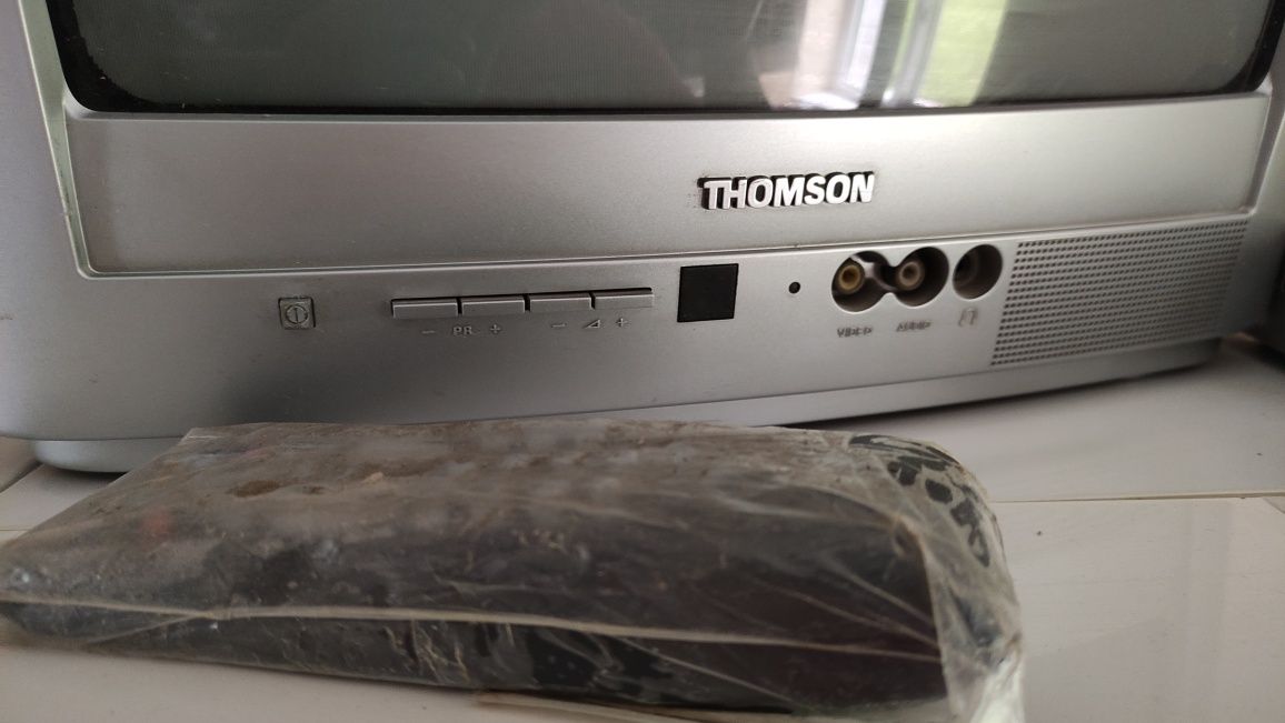 Телевізор Thomson 14 дюймів маленький