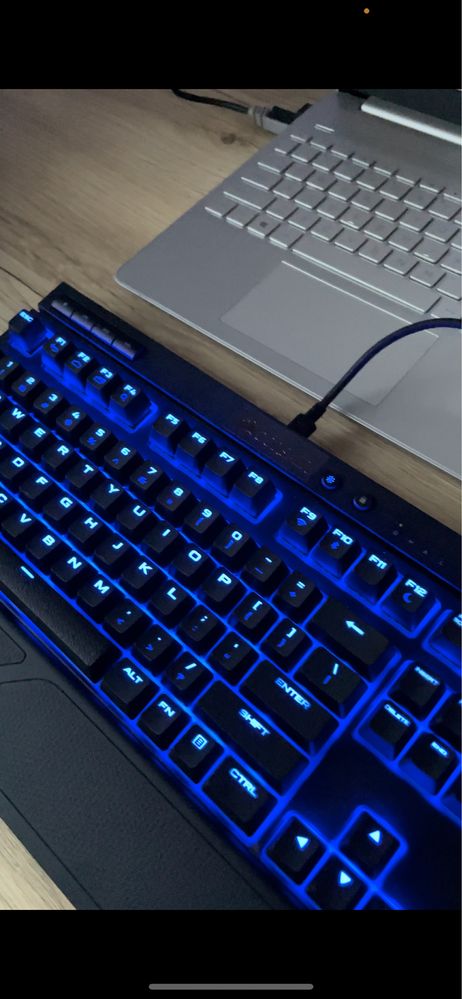 Corsair k63 wirelless