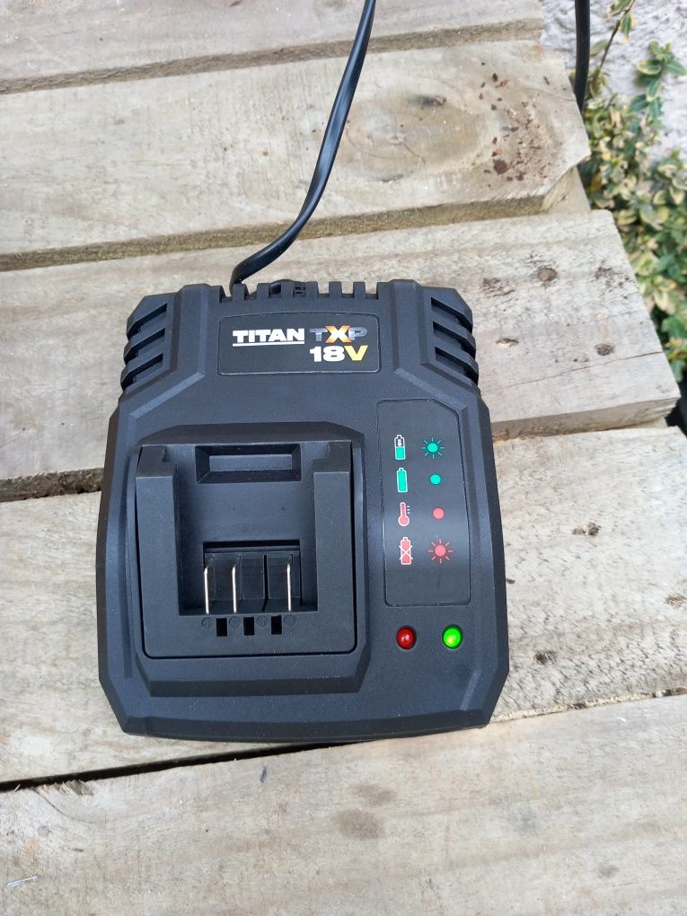 Ładowarka Titan 18V li-ion TXP standard