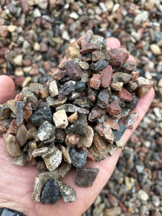 Zwir piasek ziemia Kamien tluczen