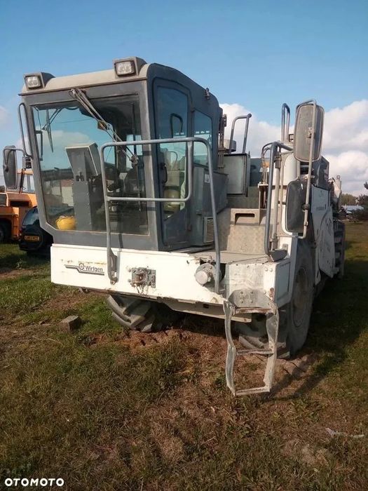 Wirtgen WR 2000  Wirtgen WR 2000/Równiarka do robót ziemnych