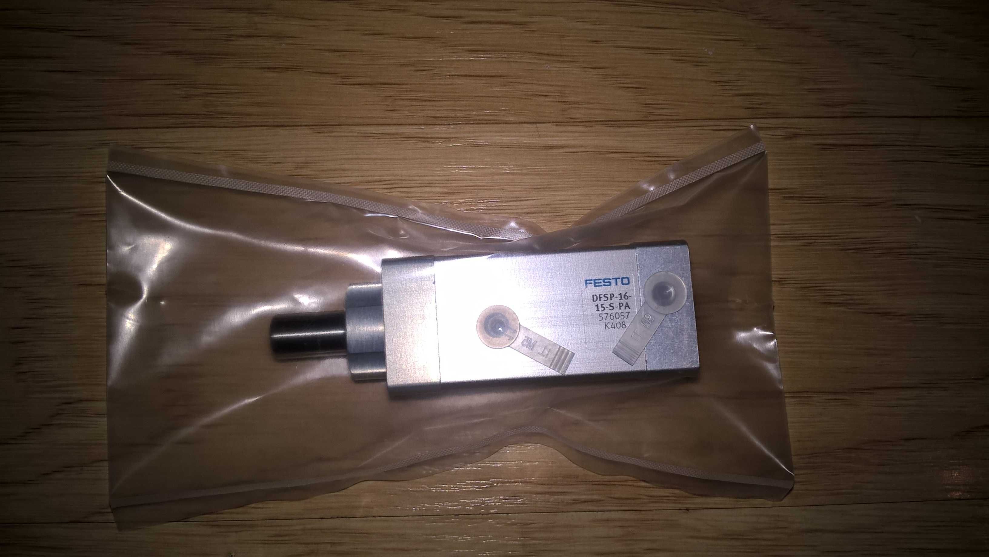 Siłownik zderzakowy Festo DFSP-16-15-S-PA