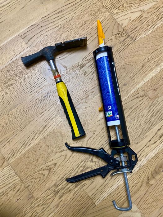 Zestaw po remoncie mlotek I pistolet do kleju