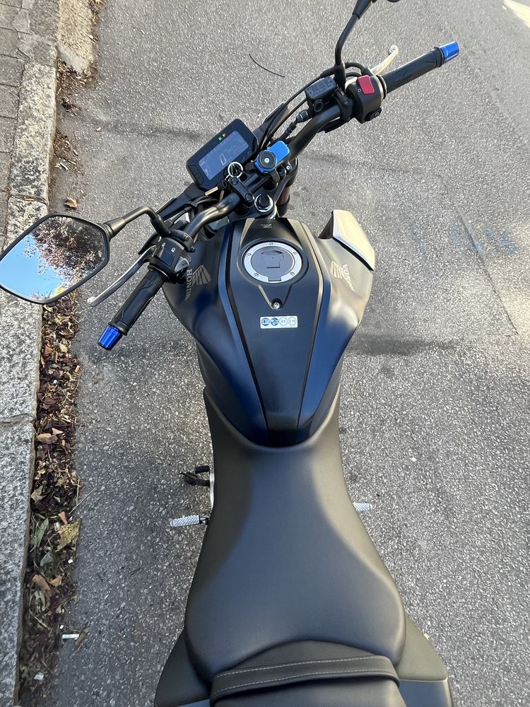 Honda CB125R 2021 15cv