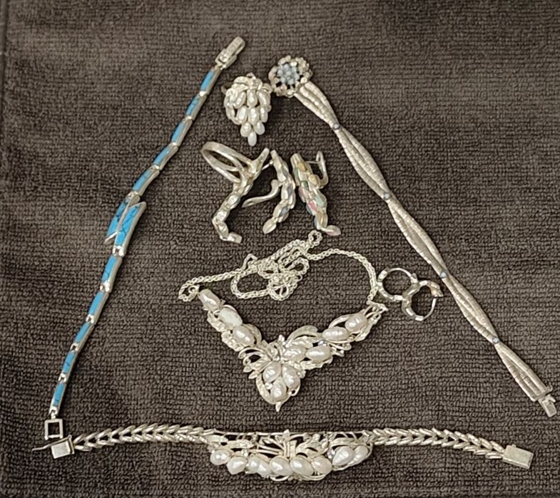 Елітні прикраси з срібла та золота з натуральним камінням