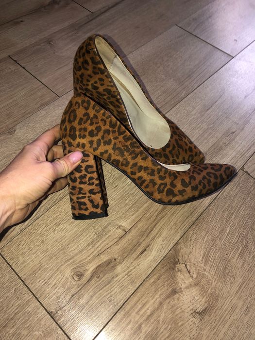 Туфлі в анімалістичний принт 37 р.