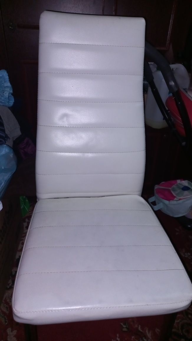 Krzesełka z Eco skóry