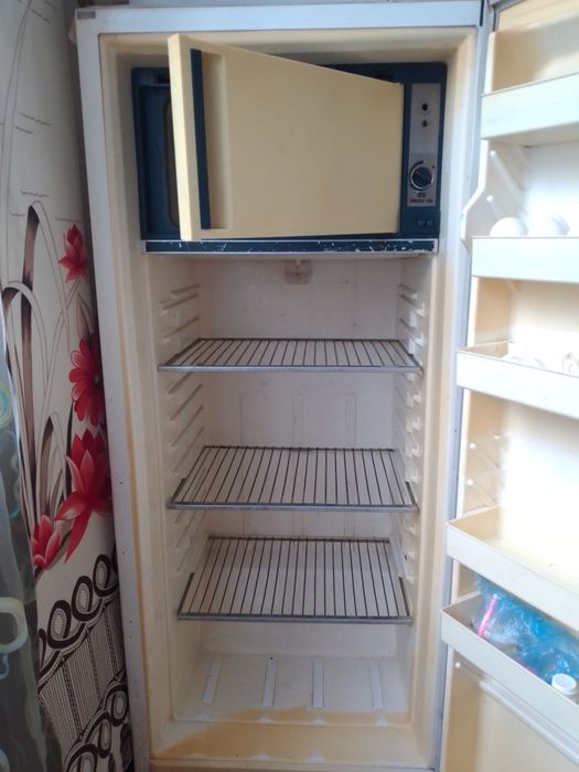 Продам нерабочий холодильник