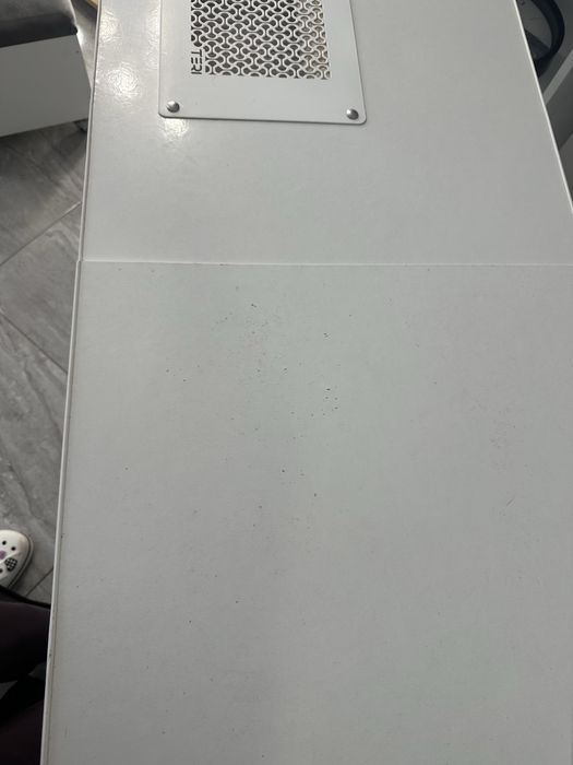 Стол маникбрный с вытяжкой