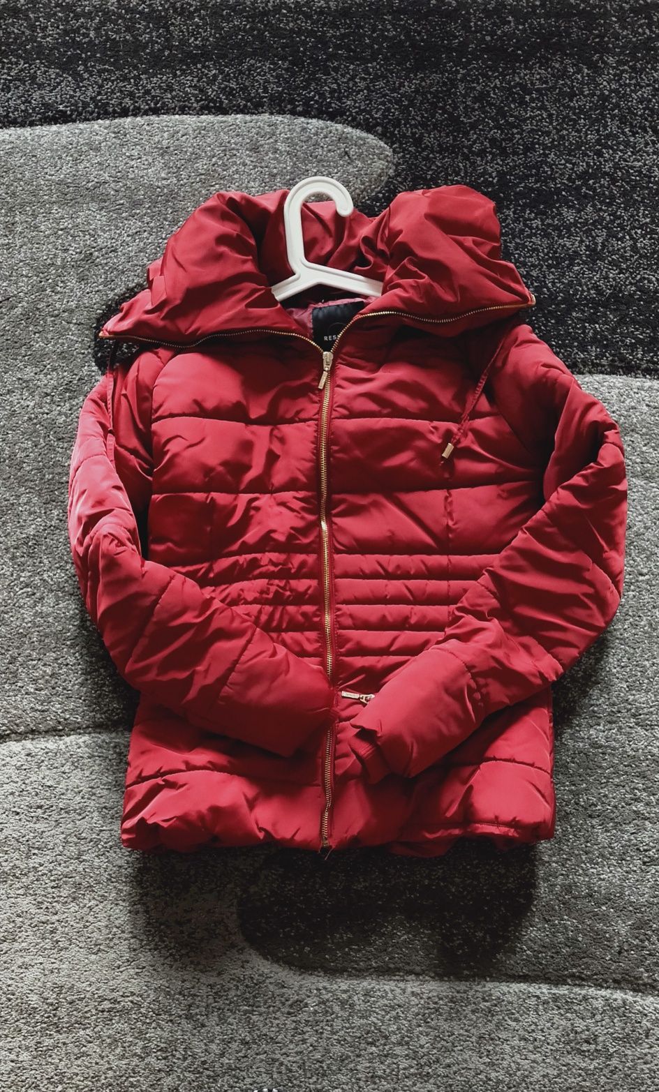 Czerwona kurtka jesienna, Reserved - rozmiar 38