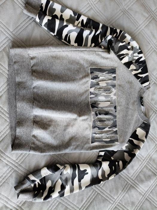 Bluza 128 chłopięca Moro