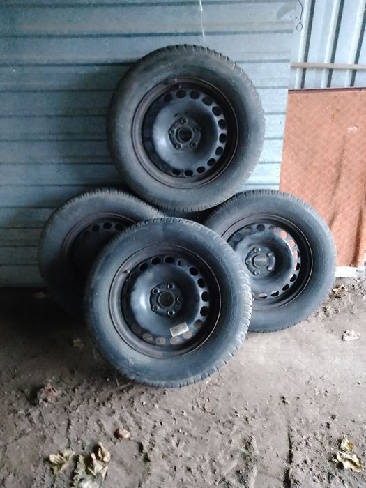 Koła zimowe z felgą stalową