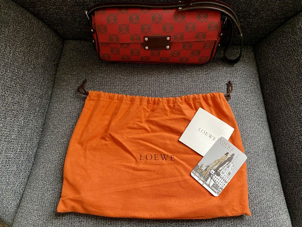 Clutch da Loewe, original, por estrear!