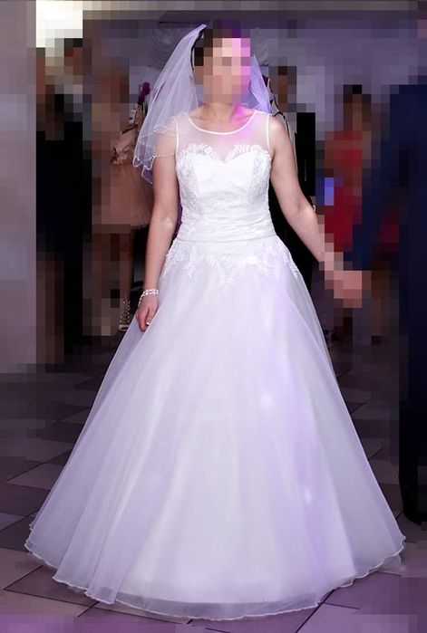 Suknia ślubna gratis welon i tren