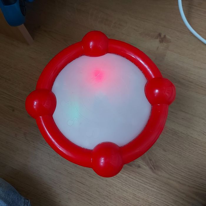 Bębenek z pałeczkami