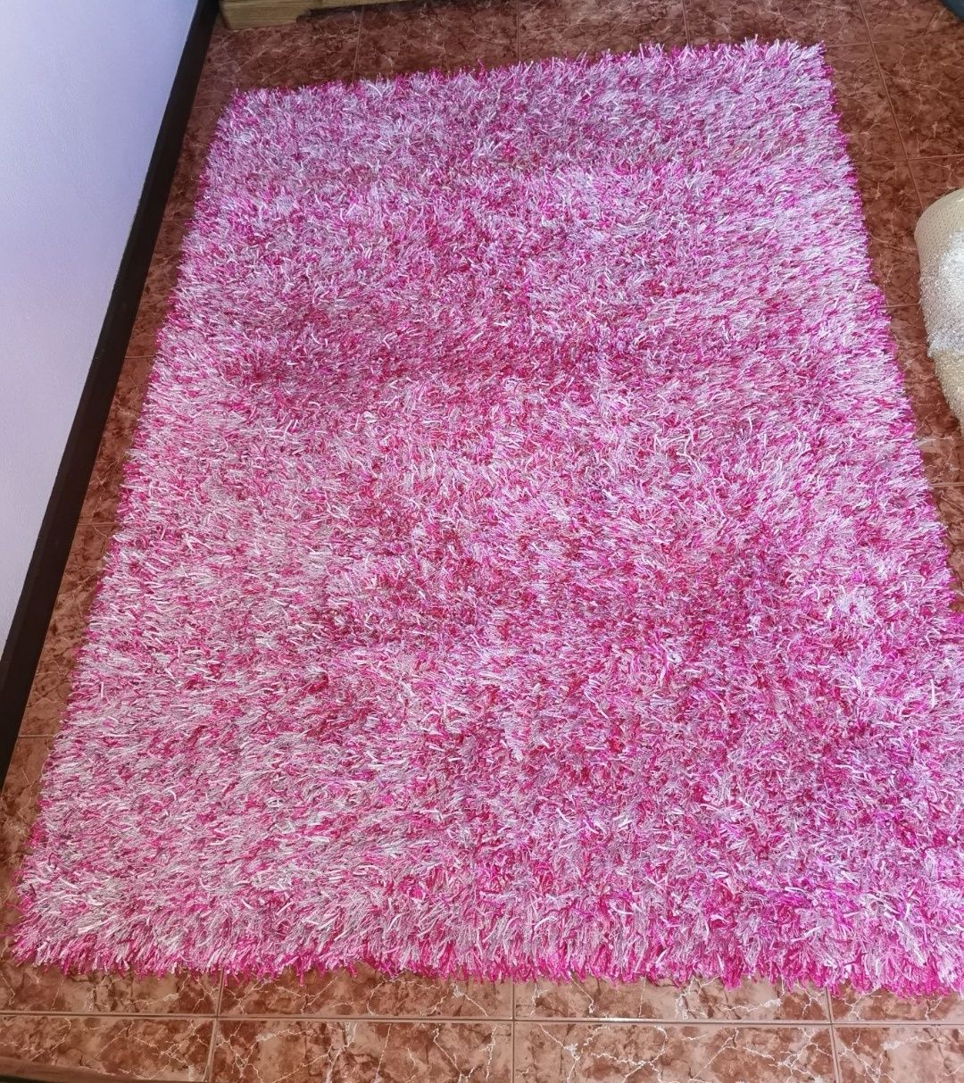 Carpete nova cor de rosa