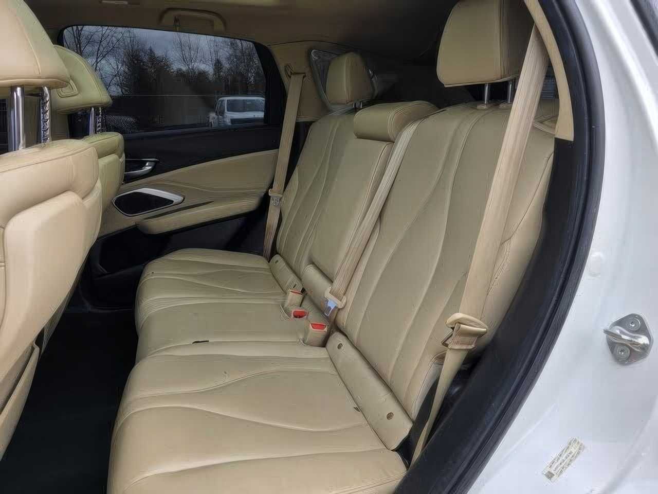 2019    Acura RDX
