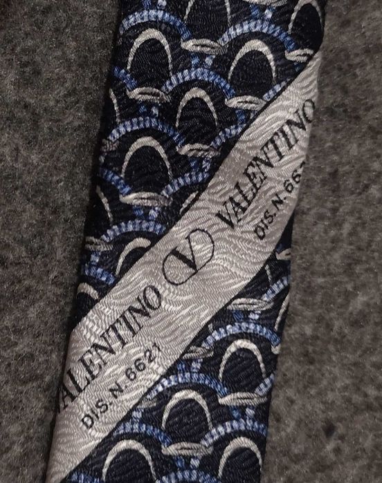 Valentino шелковый оригинальный галстук производства Италии