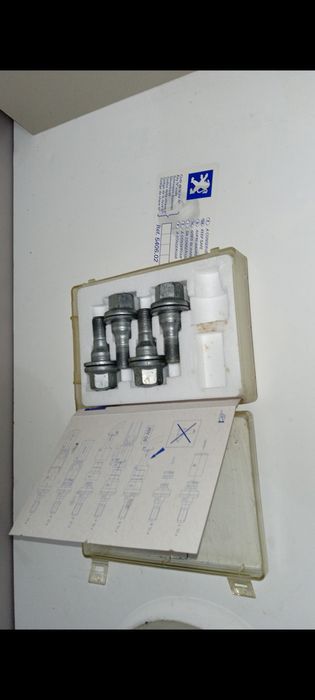 Parafusos Pernos para Peugeot