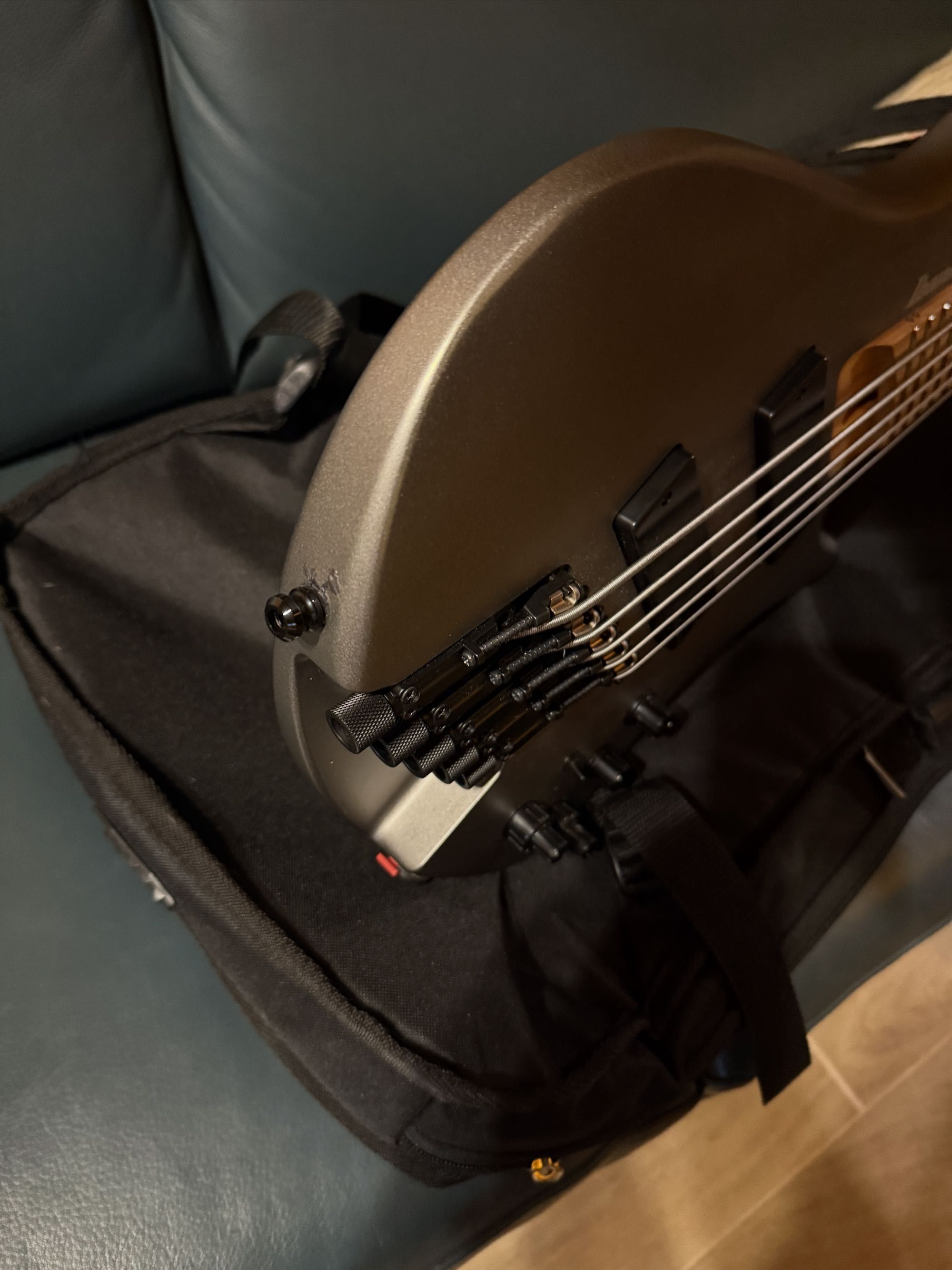 Ibanez EHB1005SMS - short scale multiscale headless 5 strun