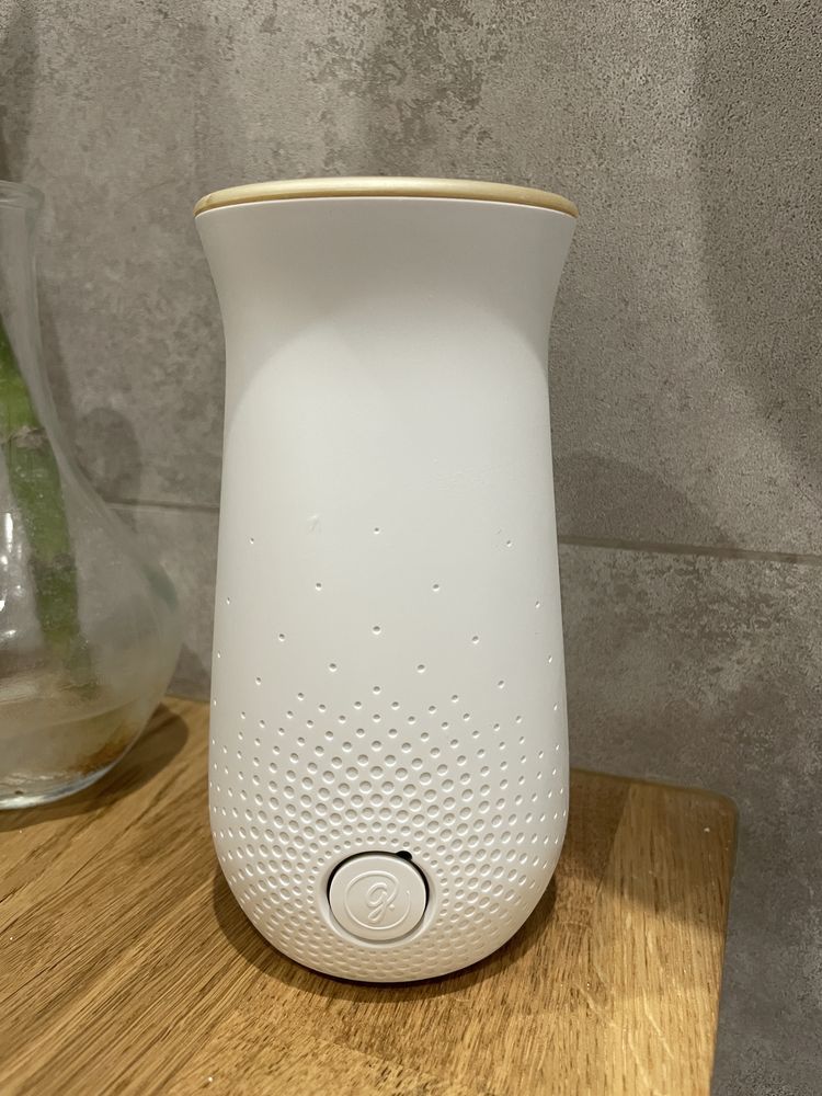Glade Sense & Spray automatyczny odświeżacz powietrza czujnik ruchu