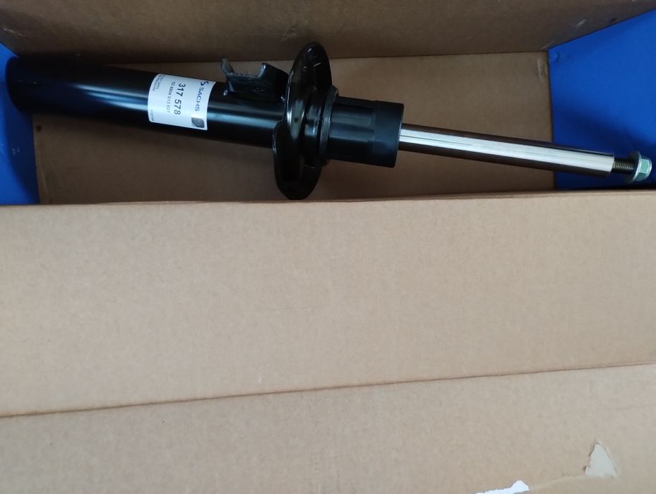 Стойка передня на Вольксваген пасат б7