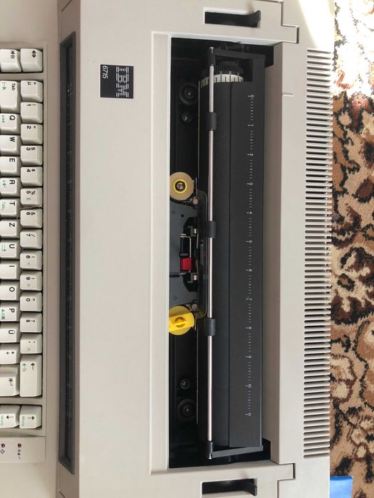 IBM 6715 elektryczna maszyna do pisania