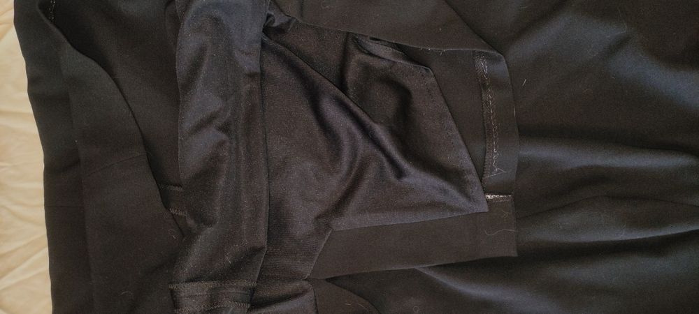 Monnari sukienka czarna elegancka krótki rękaw 42 kokarda wzór wizyta