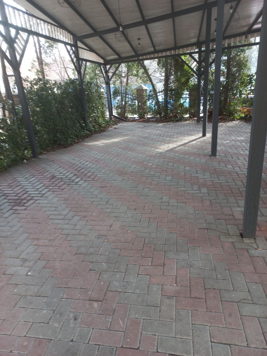 Комерційне приміщення в центрі міста.