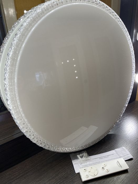 Светодиодный светильник LightMaster СЕ1093S с пультом ДУ