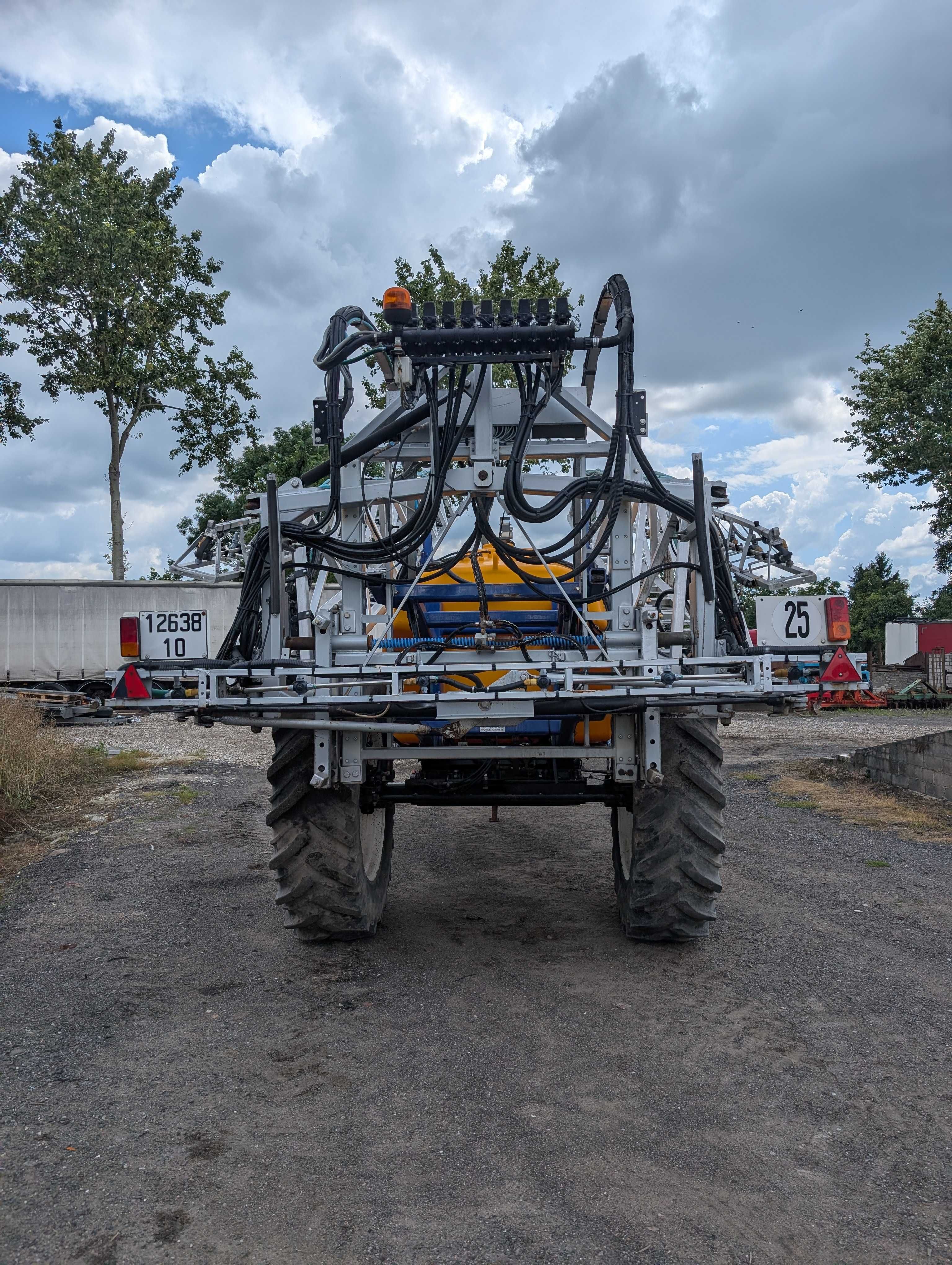 Opryskiwacz Caruella Olimpia 400s 36-38 oś skrętna 4000l hardi Amazon