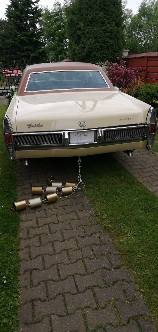Auto samochód do ślubu Cadillac Fleetwood zabytkowy klasyk