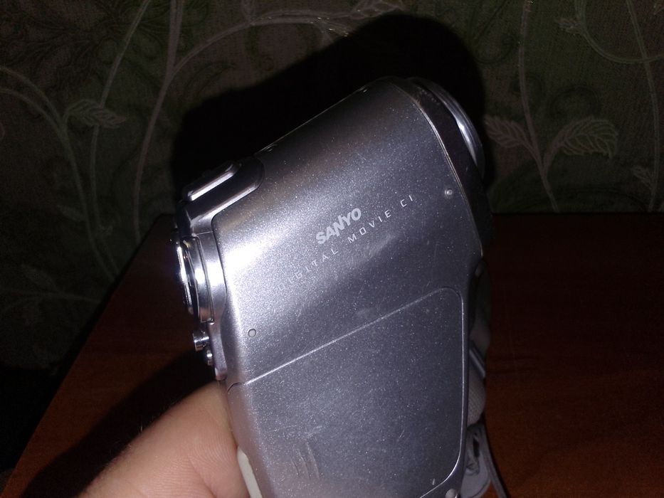 Продам камера sanyo VPC C1EX
