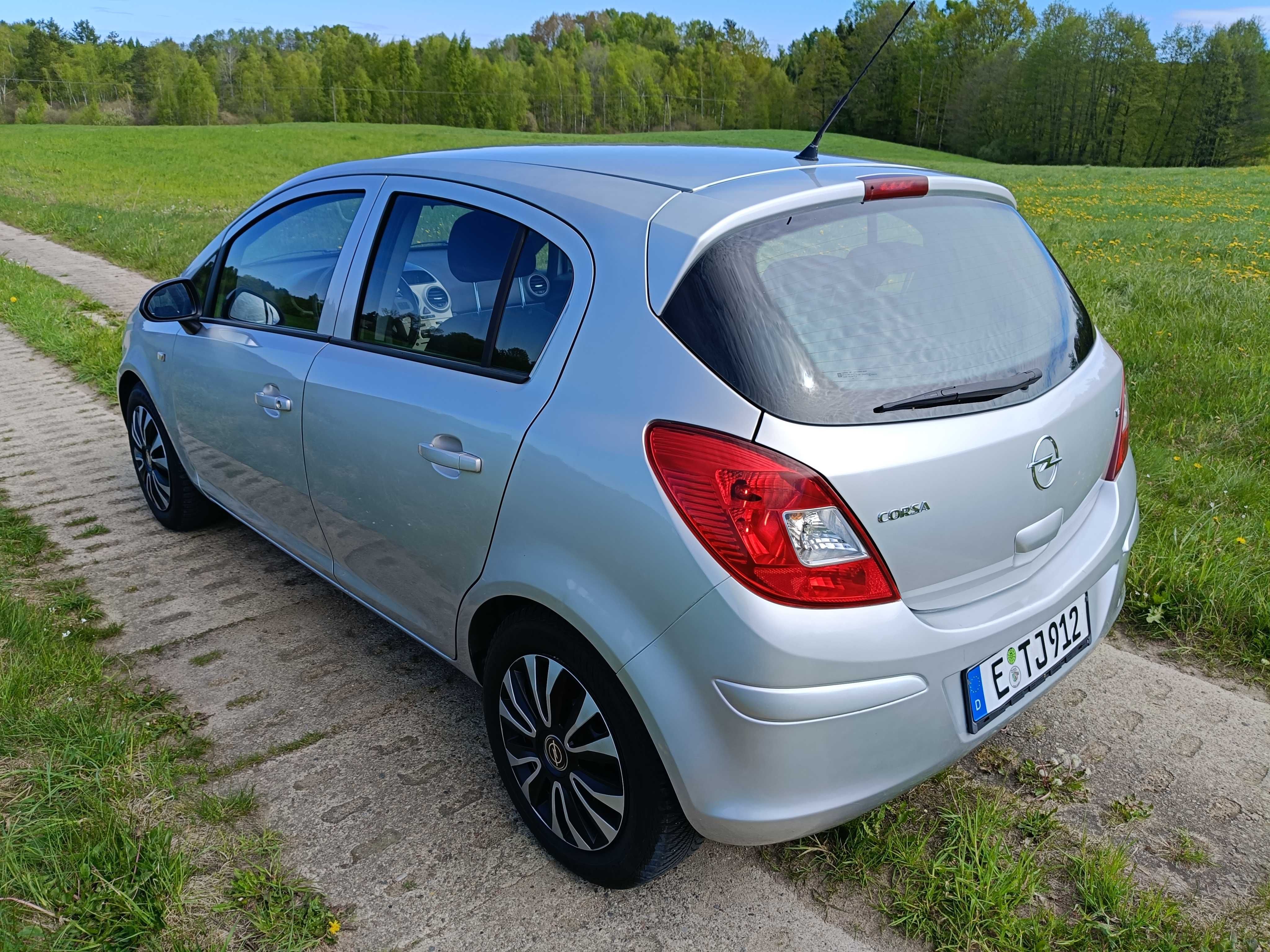 Opel Corsa D Automat 1.2 Benz 5 drzwi sprowadzona z Niemiec