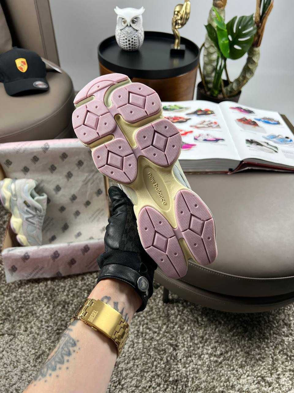 Жіночі кросівки нью беланс New Balance 9060 Light Grey Pink  [36-41]