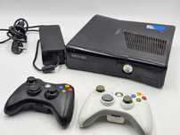 Xbox 360 Slim 250 GB + 2 Pady zestaw