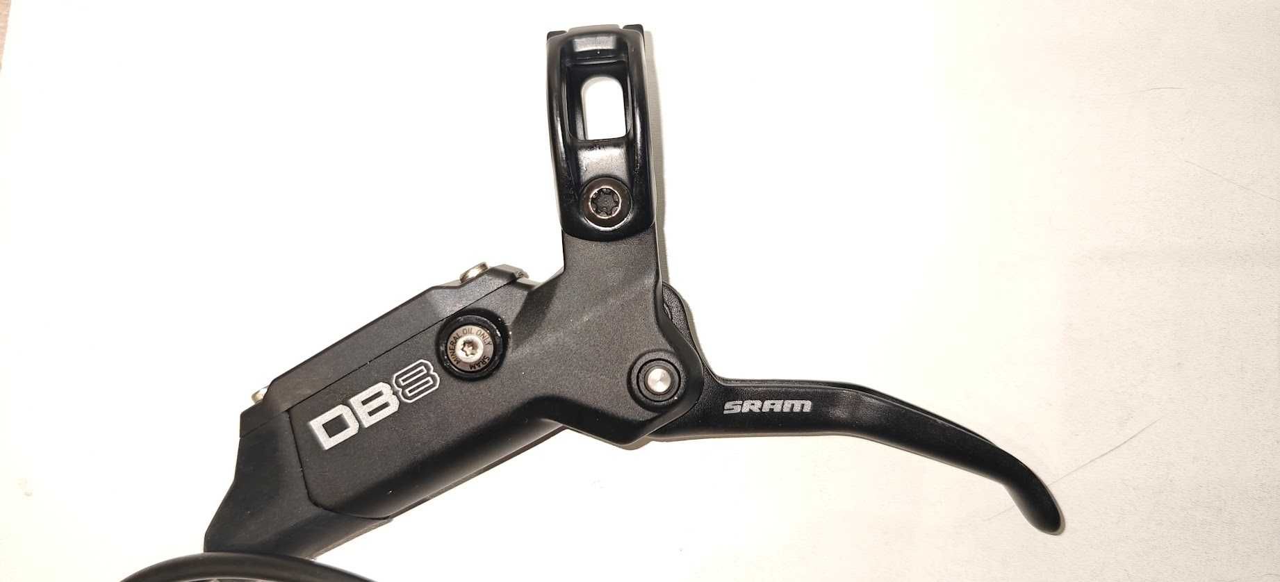 Hamulce tarczowe SRAM DB8 z manetką SRAM GX DH 7 biegową