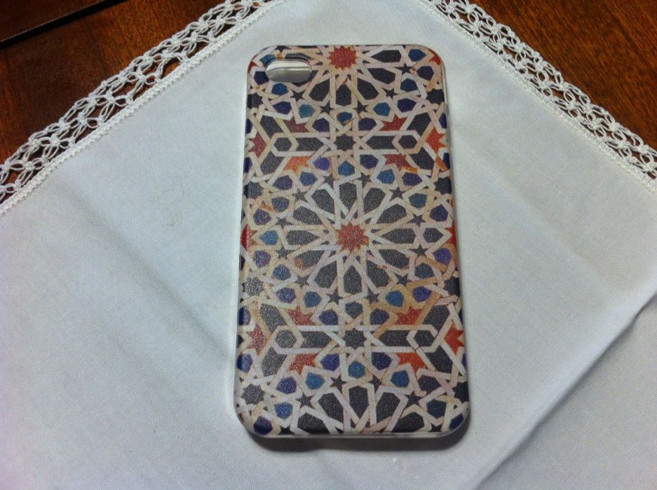 Capa para iPhone 4/4S com belíssimo padrão de azulejo árabe - NOVA!