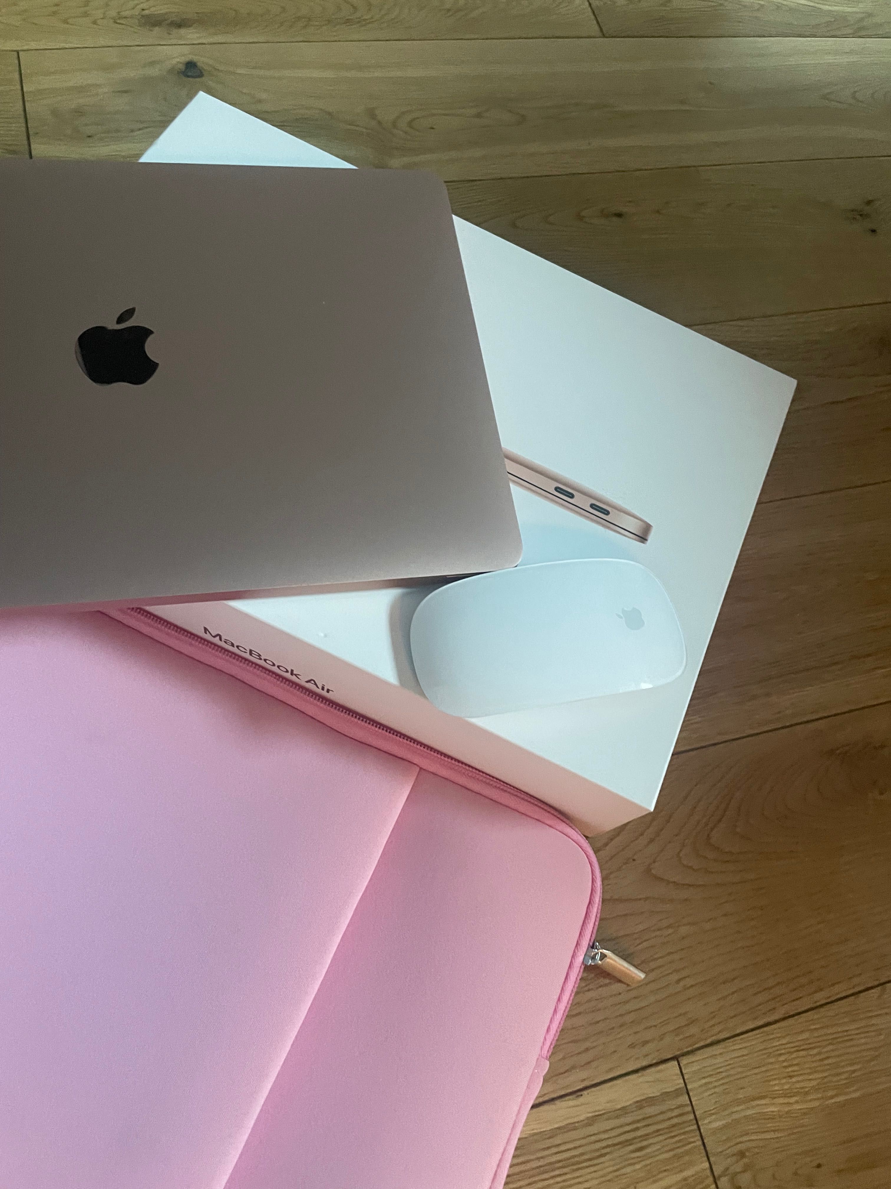 MacBook Air 13 zloty