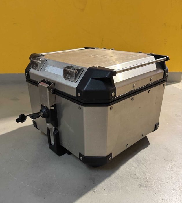 Top Case Givi Trekker Outback 42L