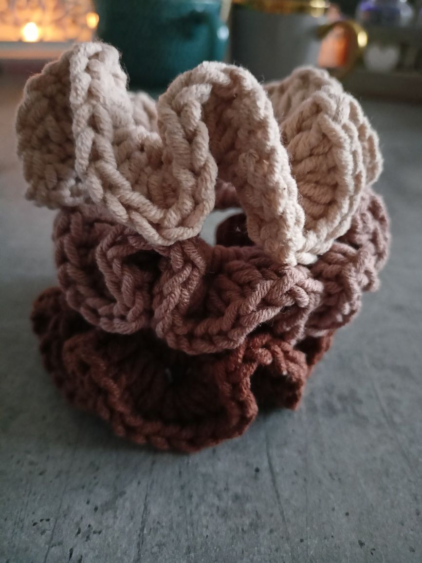 Scrunchie gumki do włosów 3 szt. Brąz