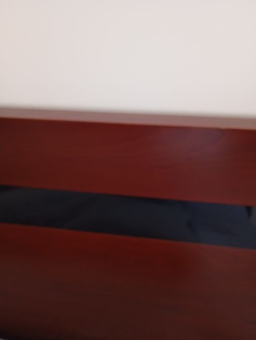 Vendo cama de casal e 2 mesas de cabeceira em cerejeira maciça