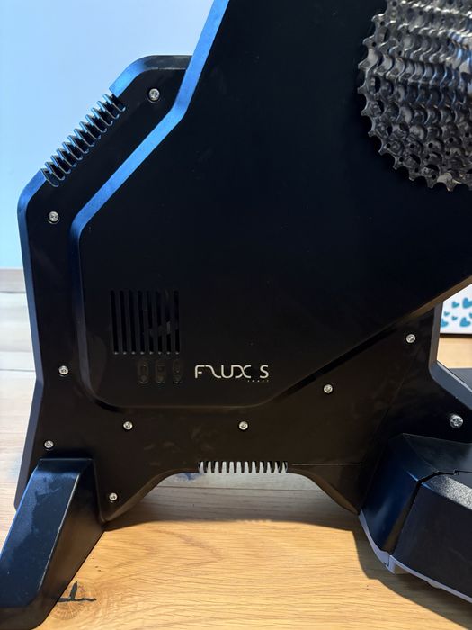Tacx Flux S Smart Trenażer rowerowy