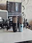 Студійний конденсаторний мікрофон AKG Perception P420 blue / black