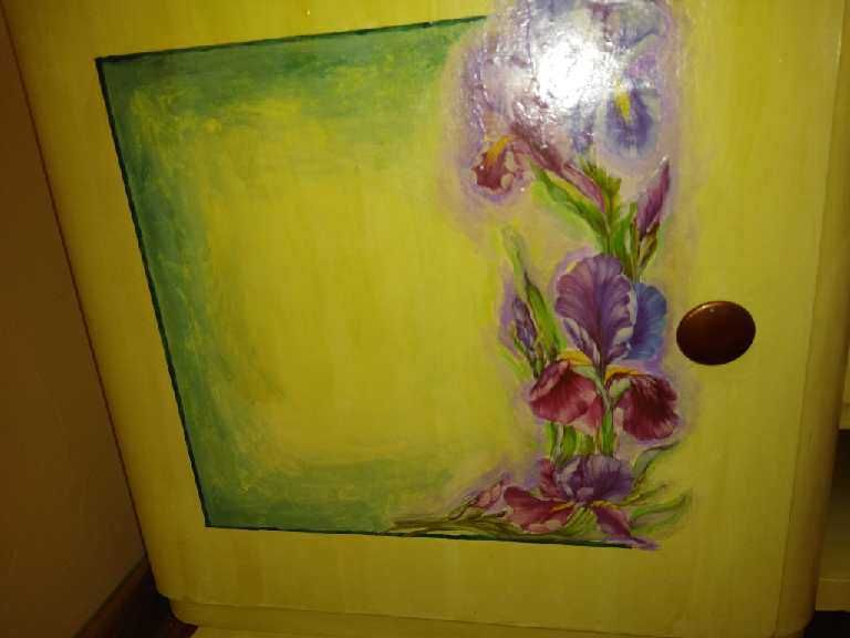 Szafka decoupage, irysy, kwiaty, cieniowanie