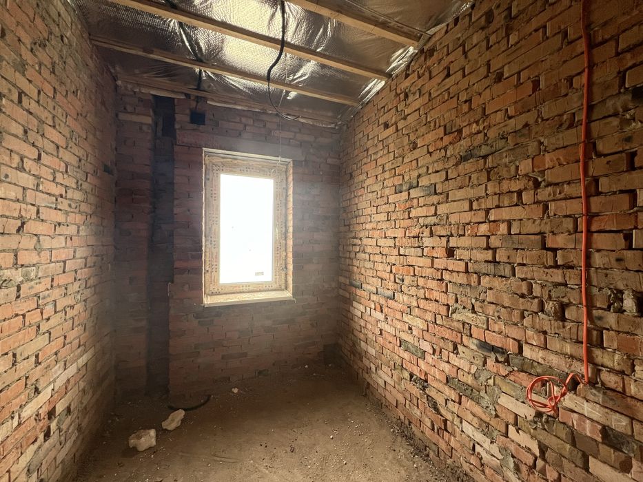 Продам будинок 100 кв.м., 4 сотки , 3 кімнати ближні Зарванц1