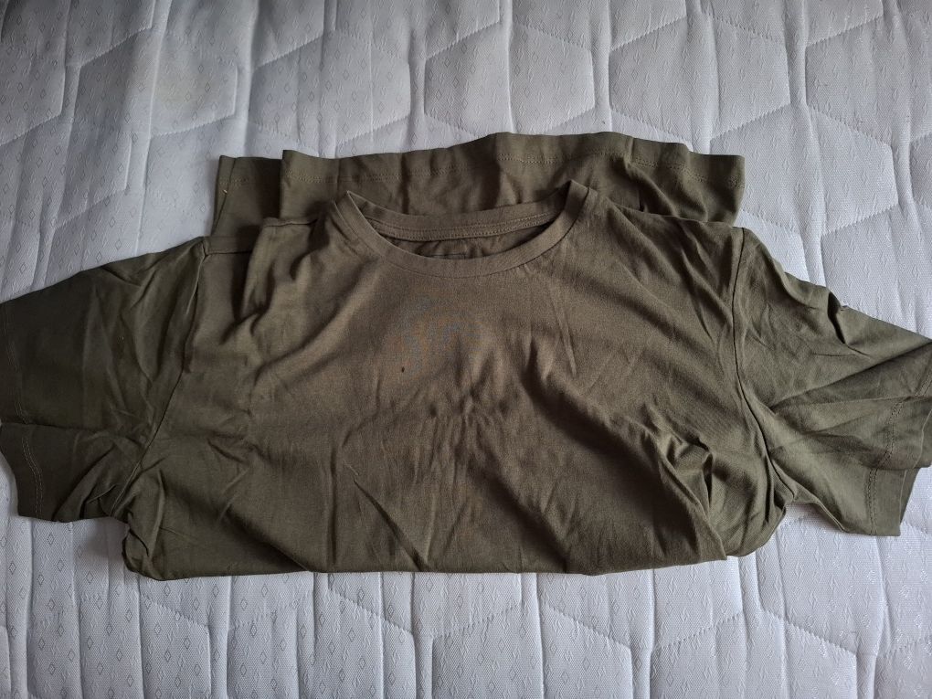 Koszulka khaki t-shirt z krótkim rękawem - różne rozmiary nowe.