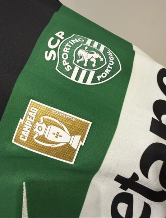 Camisola Sporting com pequeno defeito