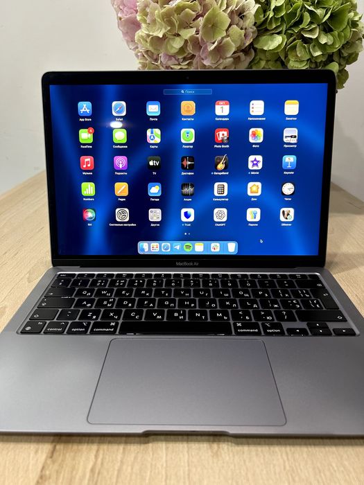 MacBook Air 13 2020 (8/256гб)